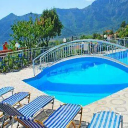 Emerald 2* Chrisi Ammoudia