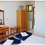 Emerald Apartahotel Chrysi Ammoudia