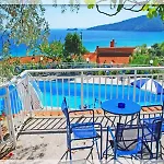 Emerald Apartahotel 2*