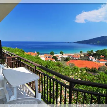 מלון דירות Emerald 2*