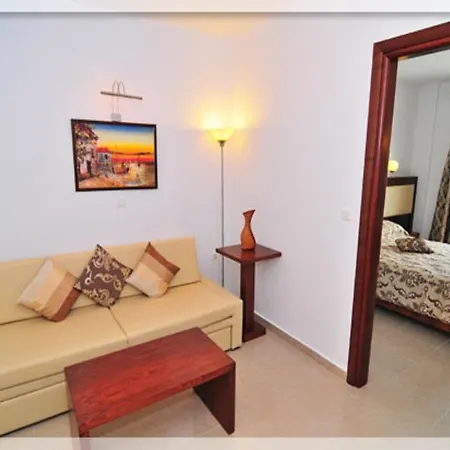 Emerald Apartahotel 2*