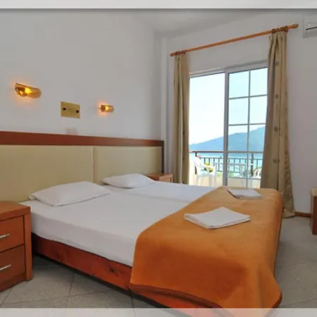 Emerald Apartahotel Chrysi Ammoudia