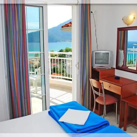 Emerald כריסי אמודיה