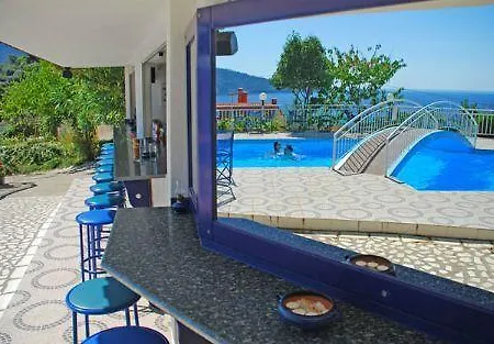 Emerald Apartahotel Chrysi Ammoudia