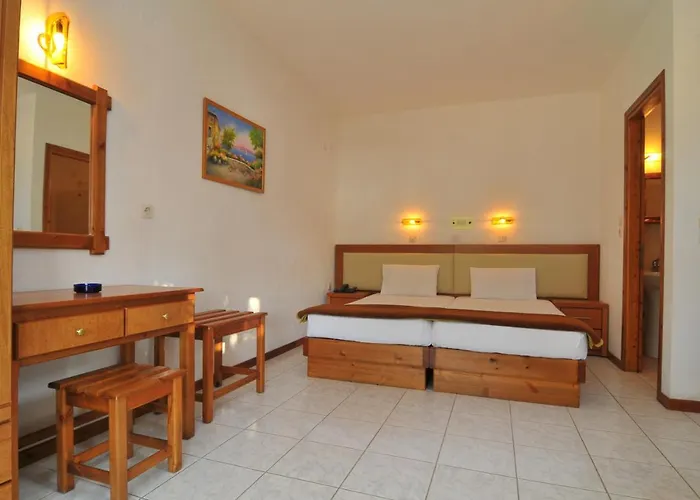 Emerald Chrysi Ammoudia