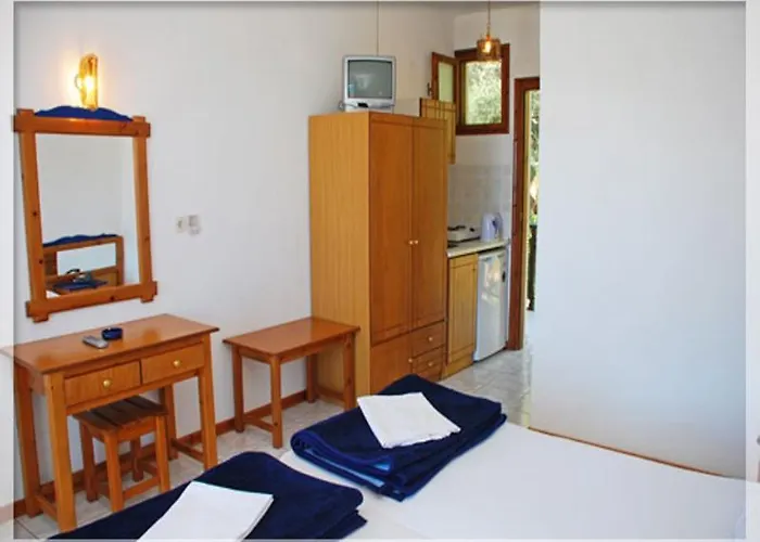 Emerald Apartahotel Chrysi Ammoudia