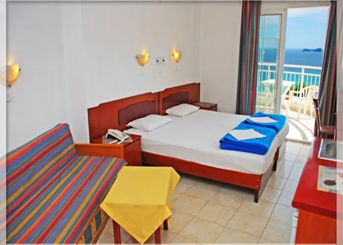 Emerald Apartahotel 2*
