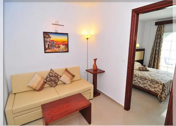 Emerald Apartahotel 2*