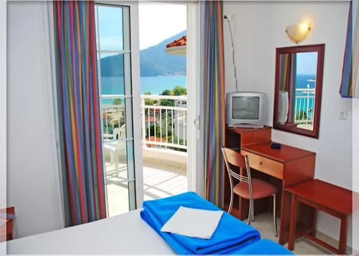 Emerald Chrysi Ammoudia