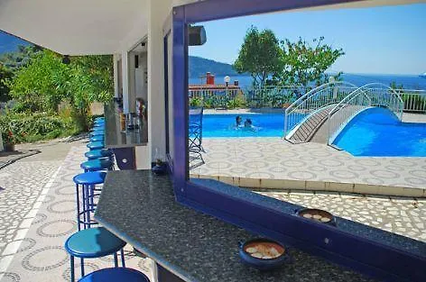 Emerald Apartahotel Chrysi Ammoudia