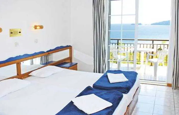 Apartahotel Emerald 2*